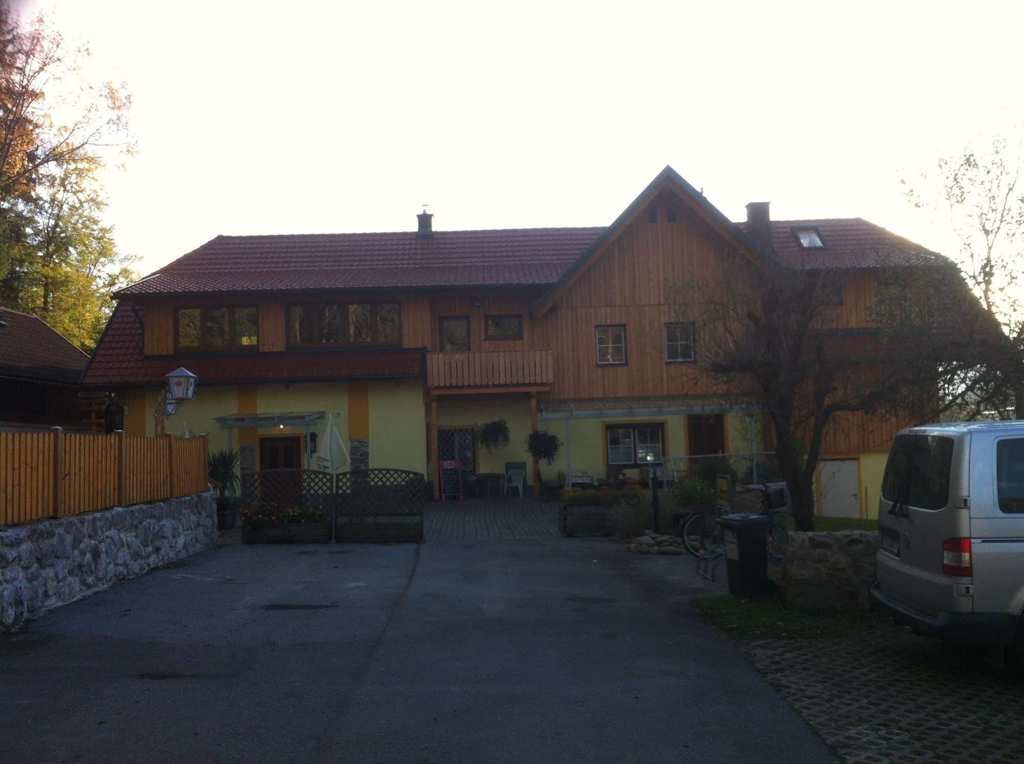 Waldhof Hotel Villach Exterior photo